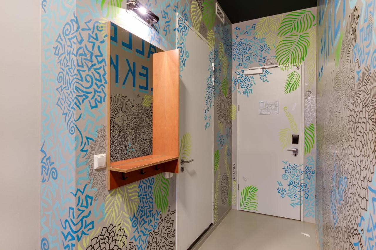 Private twin en-suite room