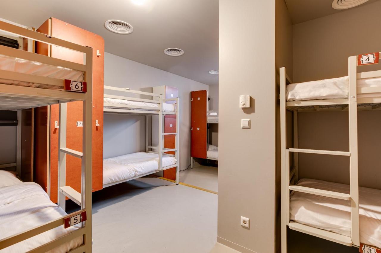 Bed 10-8 bed Mixed Dorm Shared facilities