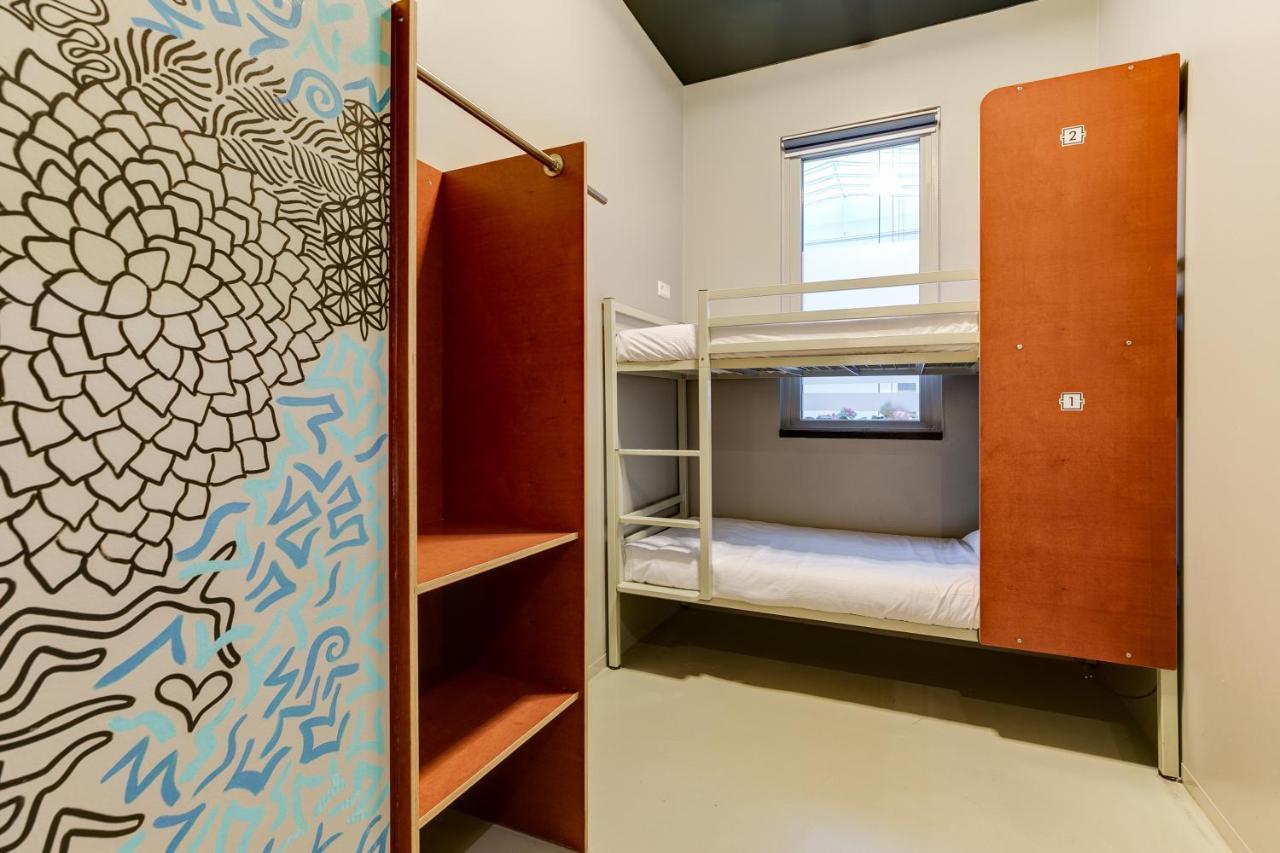 Private twin en-suite room